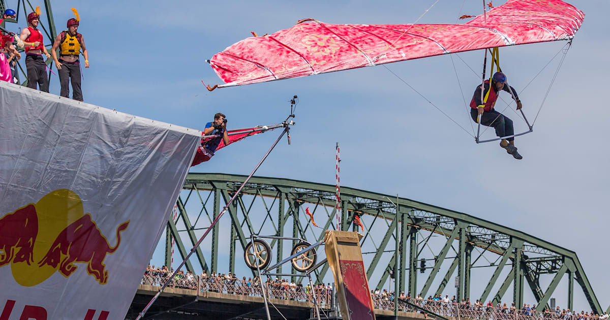 Red Bull Flugtag humanpowered flying machines show