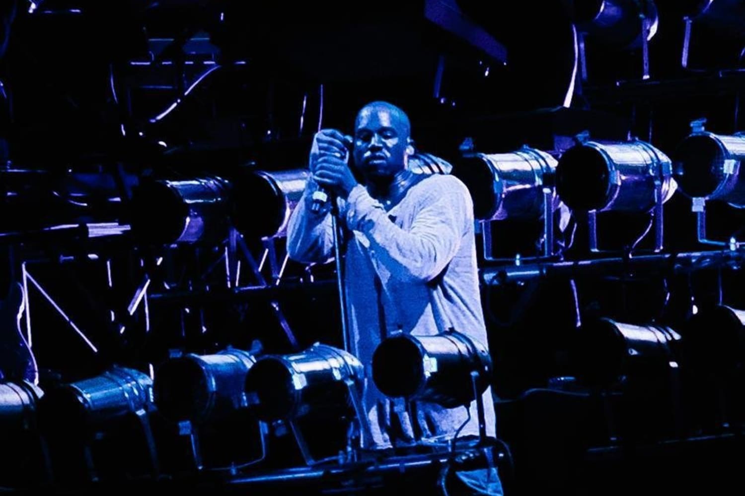 Kanye West Gave A Very Un Kanye Speech At Harvard Donda is a design company which will galvanize amazing thinkers and put them in a creative space to bounce there dreams and ideas. kanye west gave a very un kanye speech