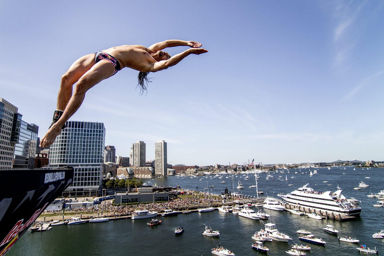 Orlando Duque Wins Boston Cliff Diving