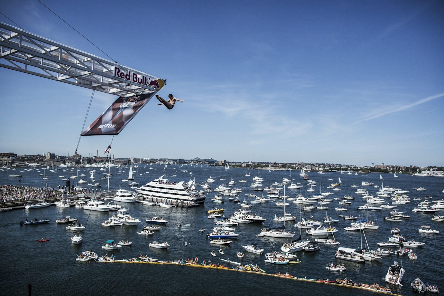 10 Spectacular Photos from Cliff Diving Boston