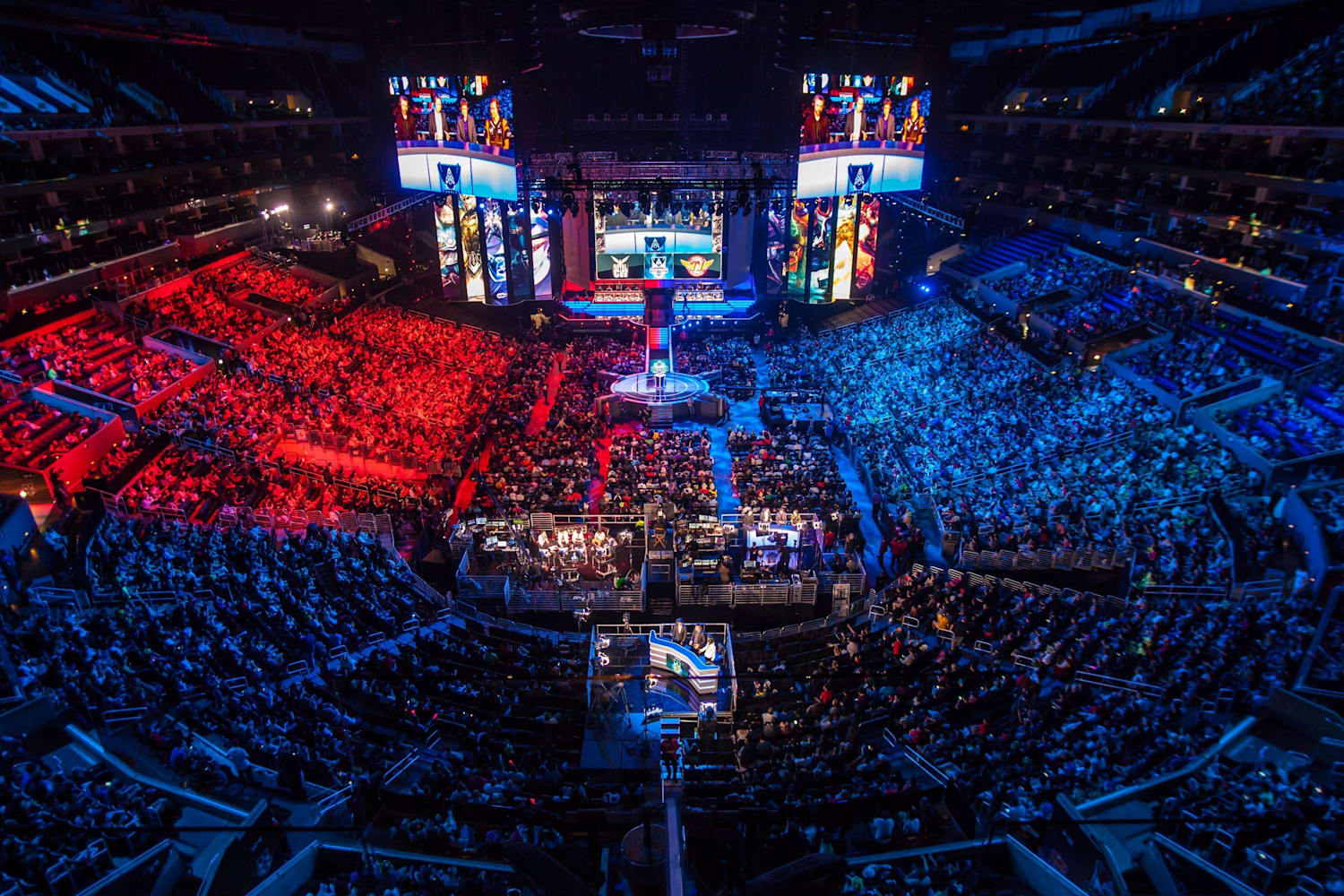 Faces in the Crowd at the LoL World Finals