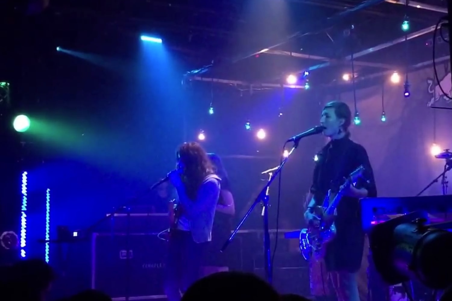 watch kurt vile and warpaint on stage