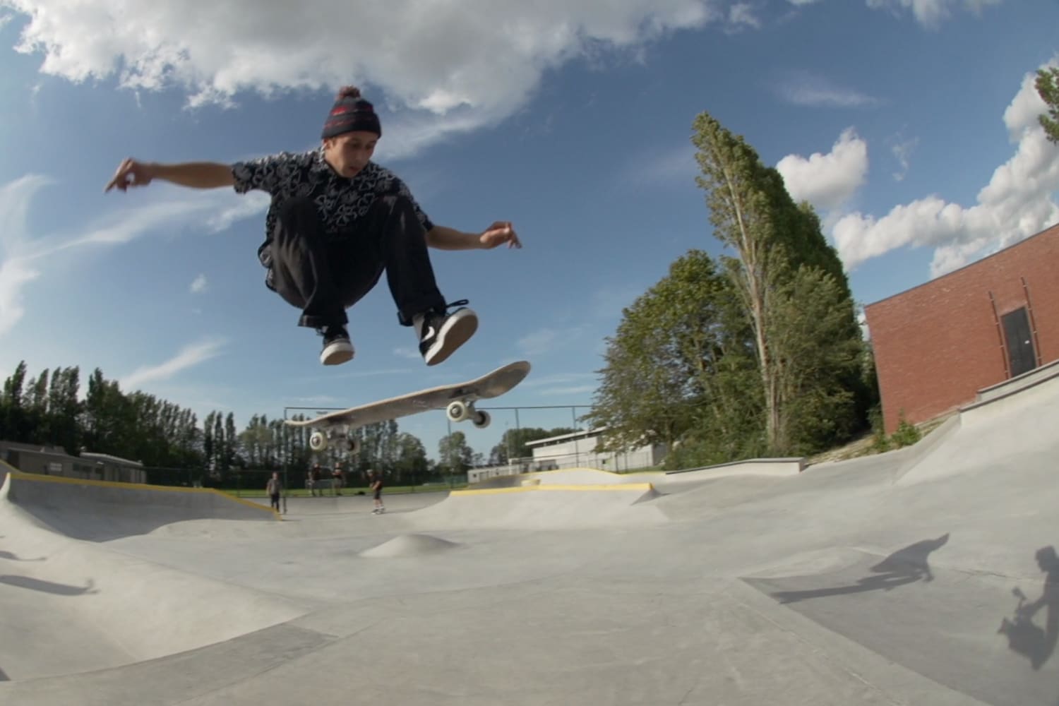 Jarne Verbruggen Look Mom No Feet #jarne verbruggen #element skateboards #powerslide shove #bs powerslide #skateboarding #my gif. what the jarne verbruggen