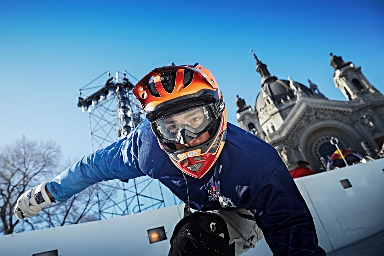 How to ride the fastest ice cross downhill track