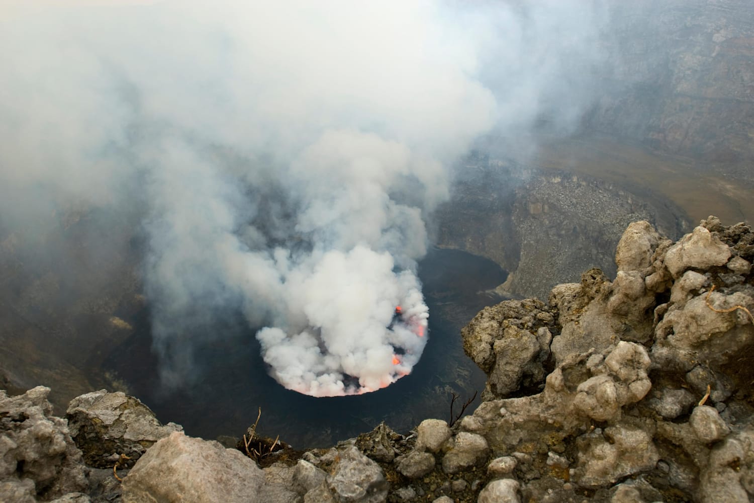 Comment Aller Au Manoir Du Volcan Elden Ring 7 volcans en activité à visiter absolument
