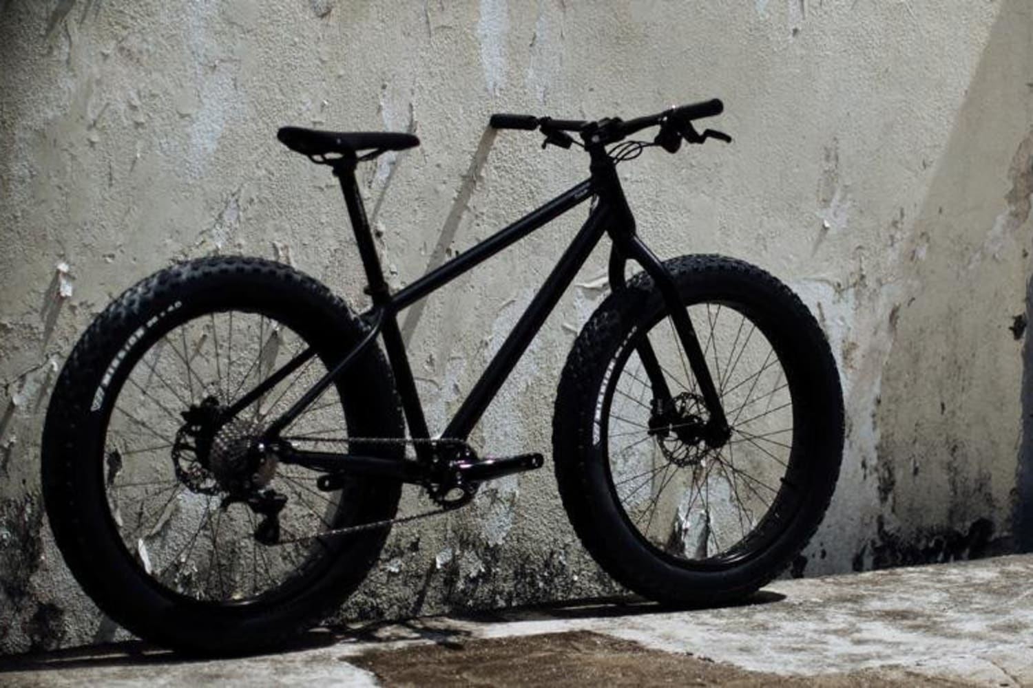 mountain bike with thick wheels