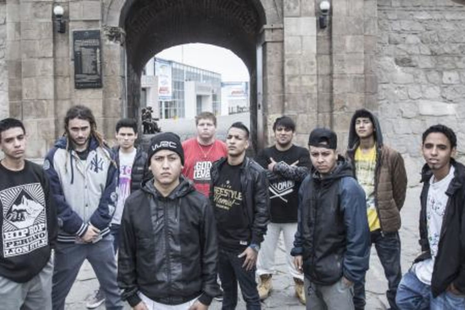 Gallos En La Gallera