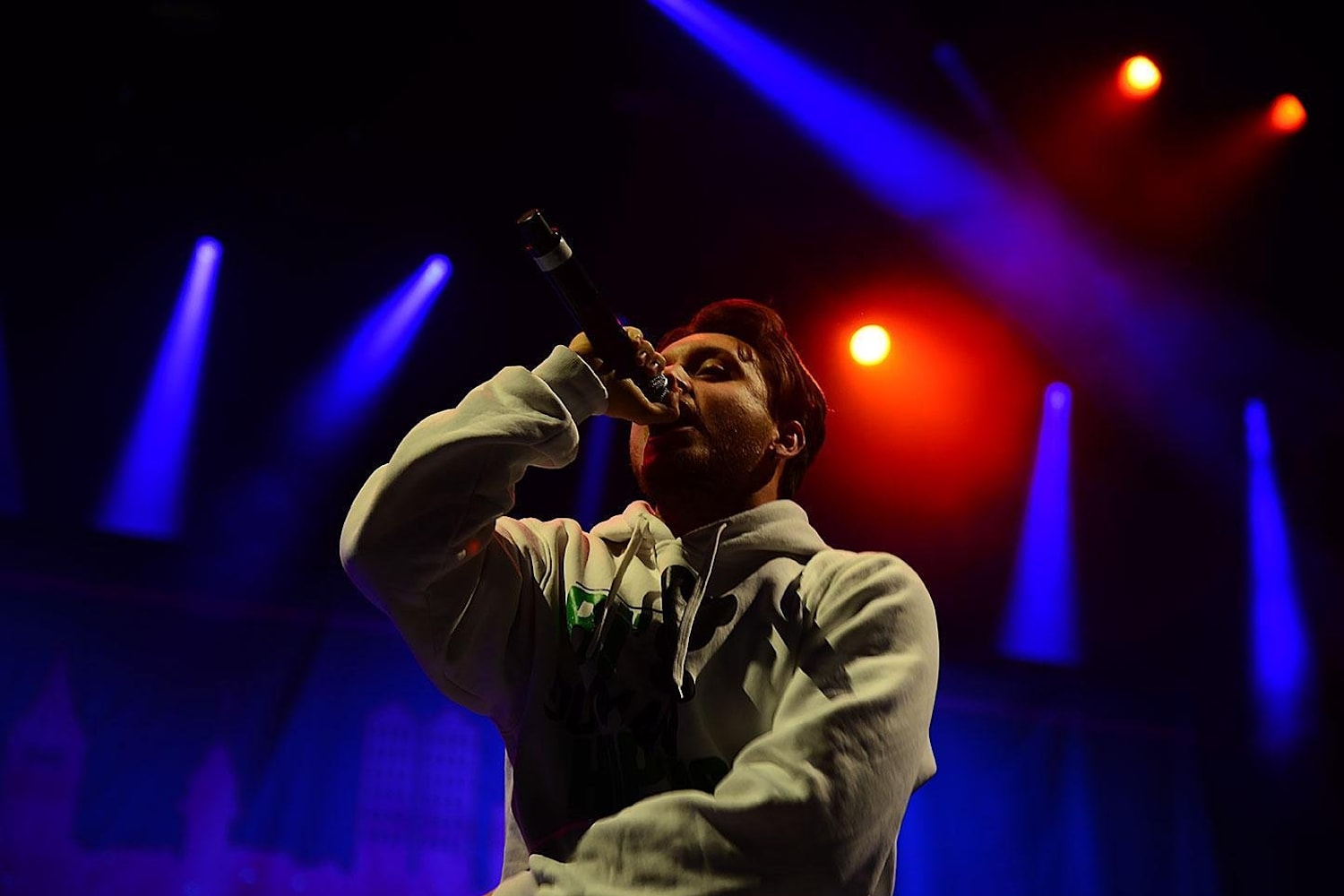 Anıl Piyancı�nın Palavra Klibinde Dans Et