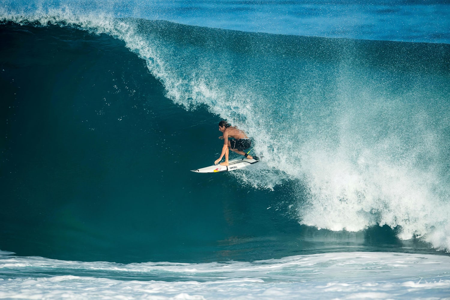 North Shore Gallery of Hawaiian winter Red Bull Surf