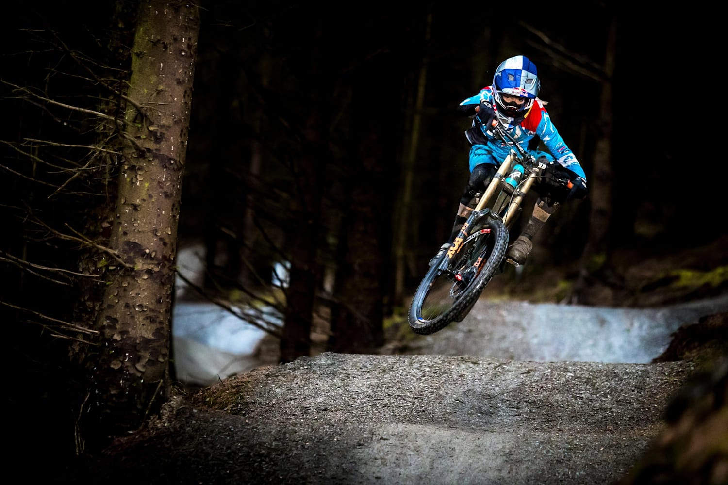 Female mountain bikers Get to know the world's fastest