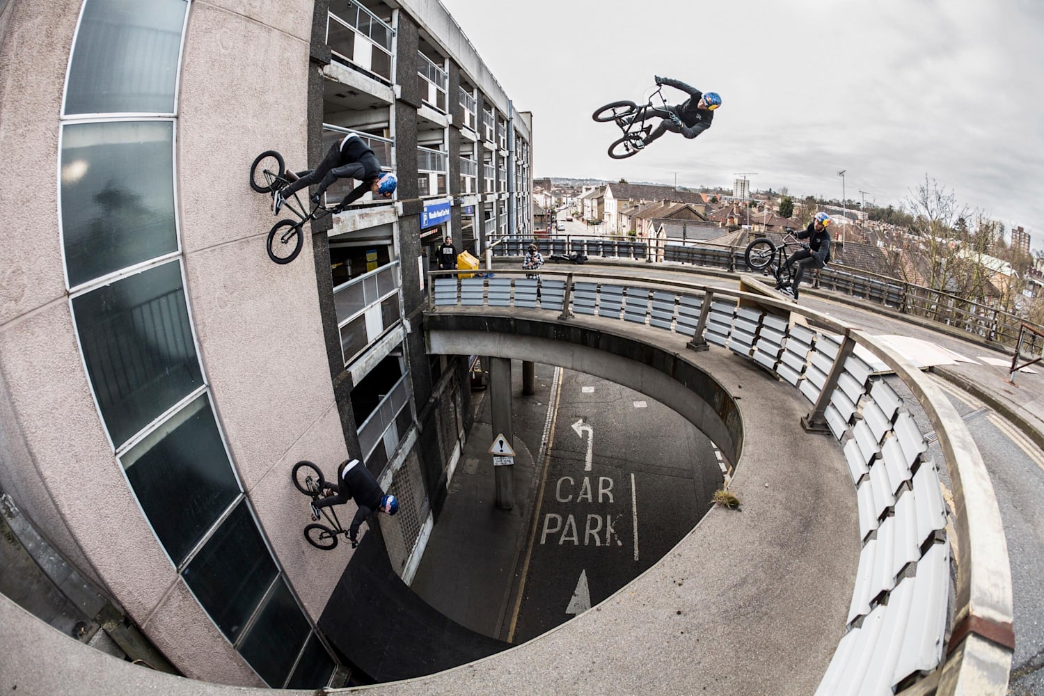 Vid&eacute;o : "Bas" Keep d&eacute;fie les lois de la gravit&eacute;