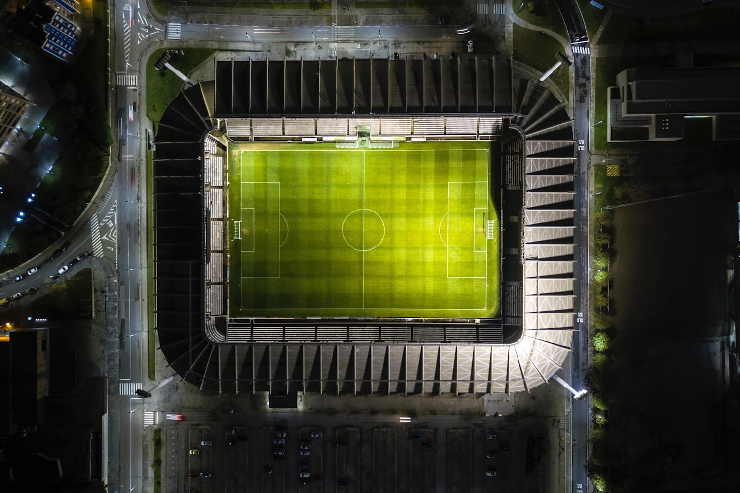 https www redbull com ru ru football arenas 2018