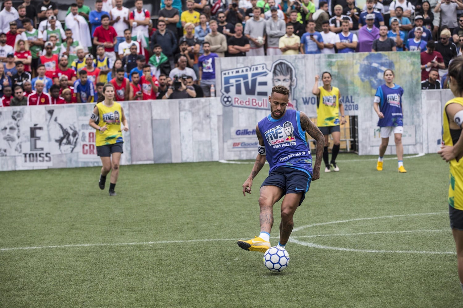 Red Bull Neymar Jrs Five レッドブル フットサル ネイマール