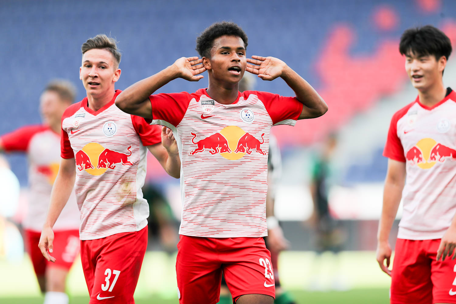 Salzburg Gegen Barcelona, Fußball: Red Bull Salzburg steigt gegen den FC Barcelona ..., Jun 13, 2021 · salzburg, fußball, 2.