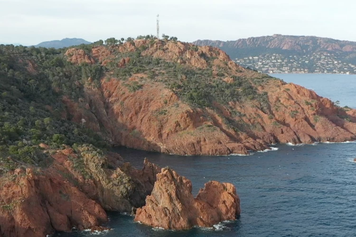 Red Bull Cliff Diving arrive à SaintRaphaël en France!