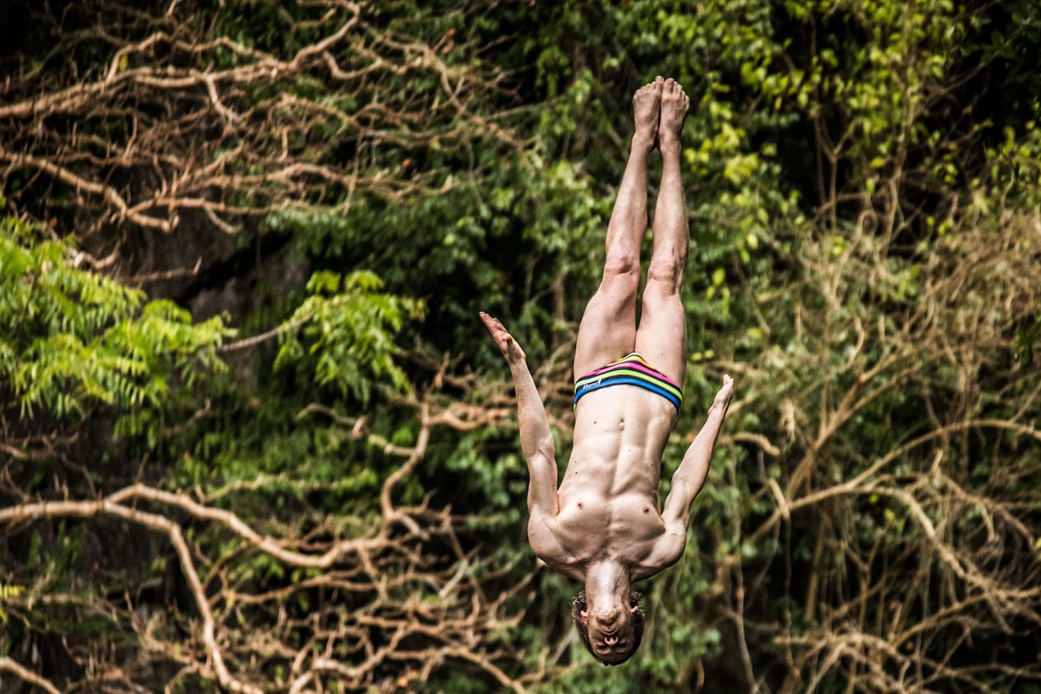 Red Bull Cliff Diving El Nido Gary Hunt Video