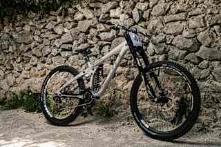 Gaeten Vige Scott Dh Prototype Bike Images And Info