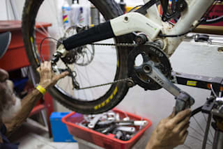 mountain bike mechanic