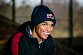 サッカー選手用 トレント アレクサンダー アーノルドが教える栄養補給 管理プラン レッドブル