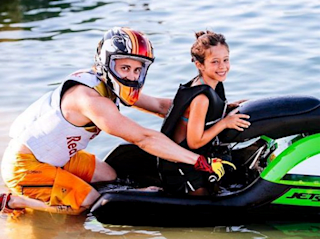 Get Marc Marquez Freundin Lucia Gif