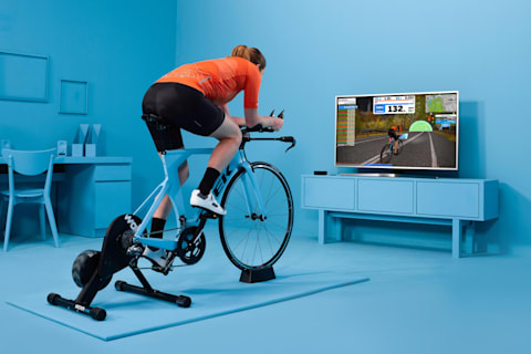Zwift ズイフト が目指すインドアサイクリングの未来 サイクルトレーナー レッドブル