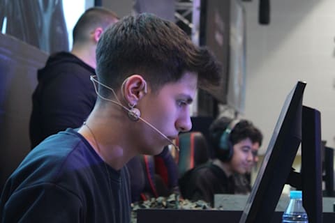 Berk Rip Tepe Cs Go Yayinini Tekrar Izle