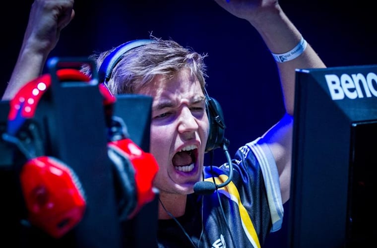 Counter Strike Hacker Cheat Spotting Guide Red Bull