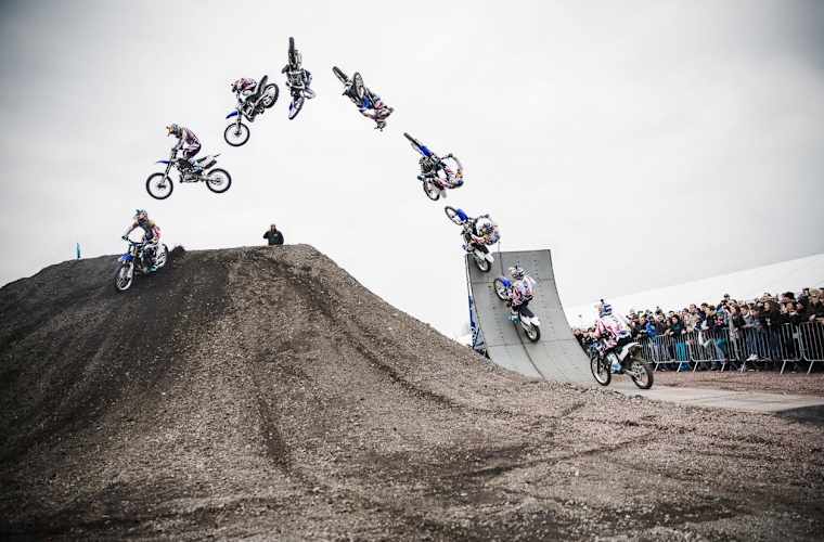 Les 7 Cascades En Moto Les Plus Dingues De L Histoire