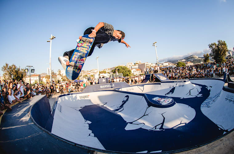 ジャッキー チェンとスケートボード Skateboarding