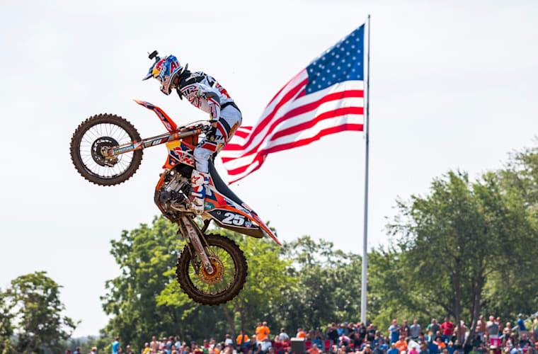 大阪城で熱い戦いが再び Red Bull X Fighters Osaka 14開催決定