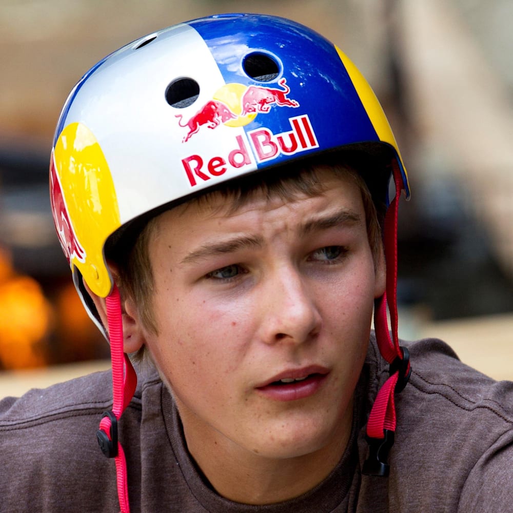 Red bull skateboard helmet cheap