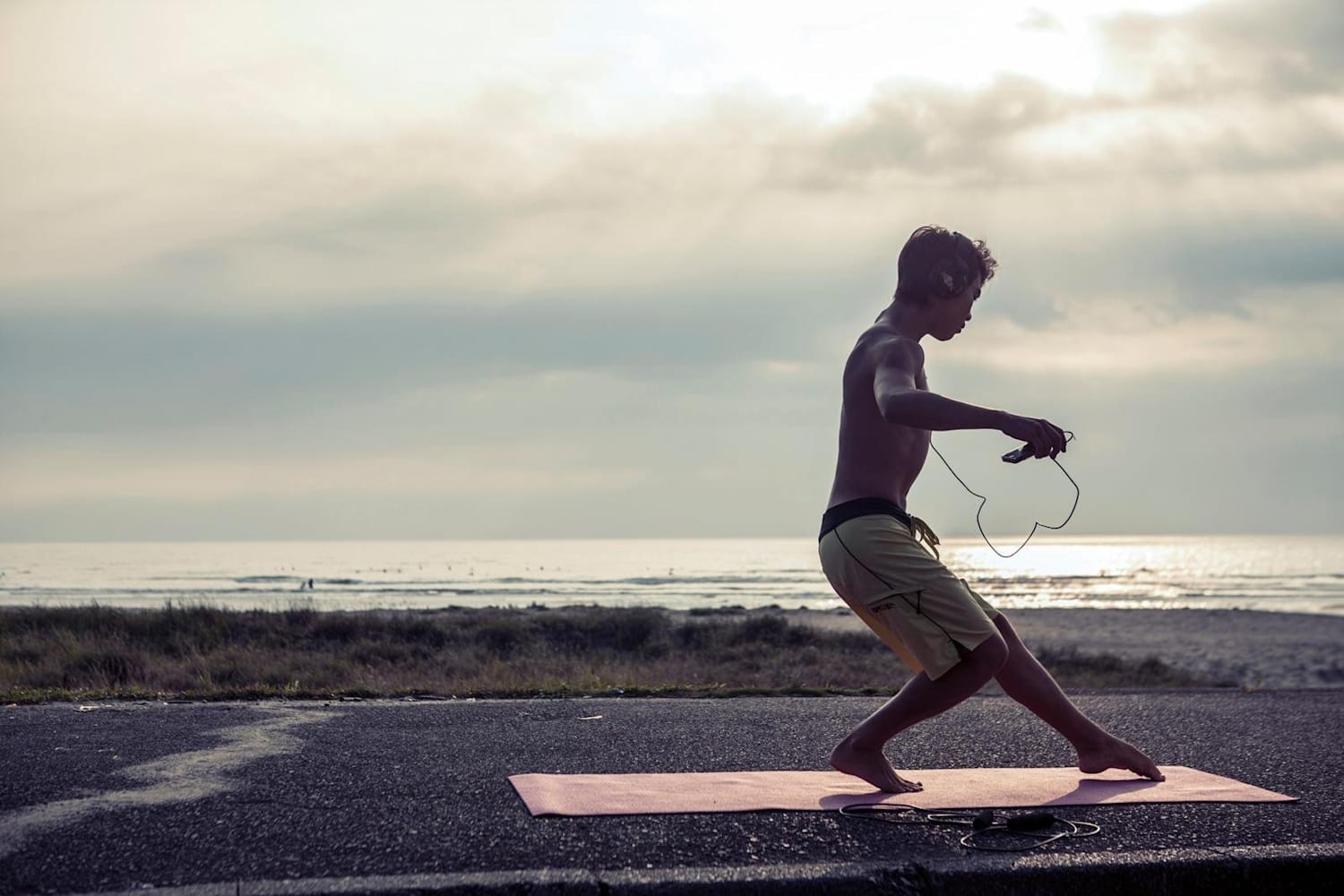 Jak ćwiczyć jogę? Przeczytaj, zanim wskoczysz na matę