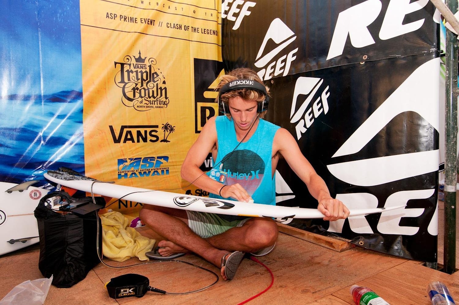 How To Wax A Surfboard