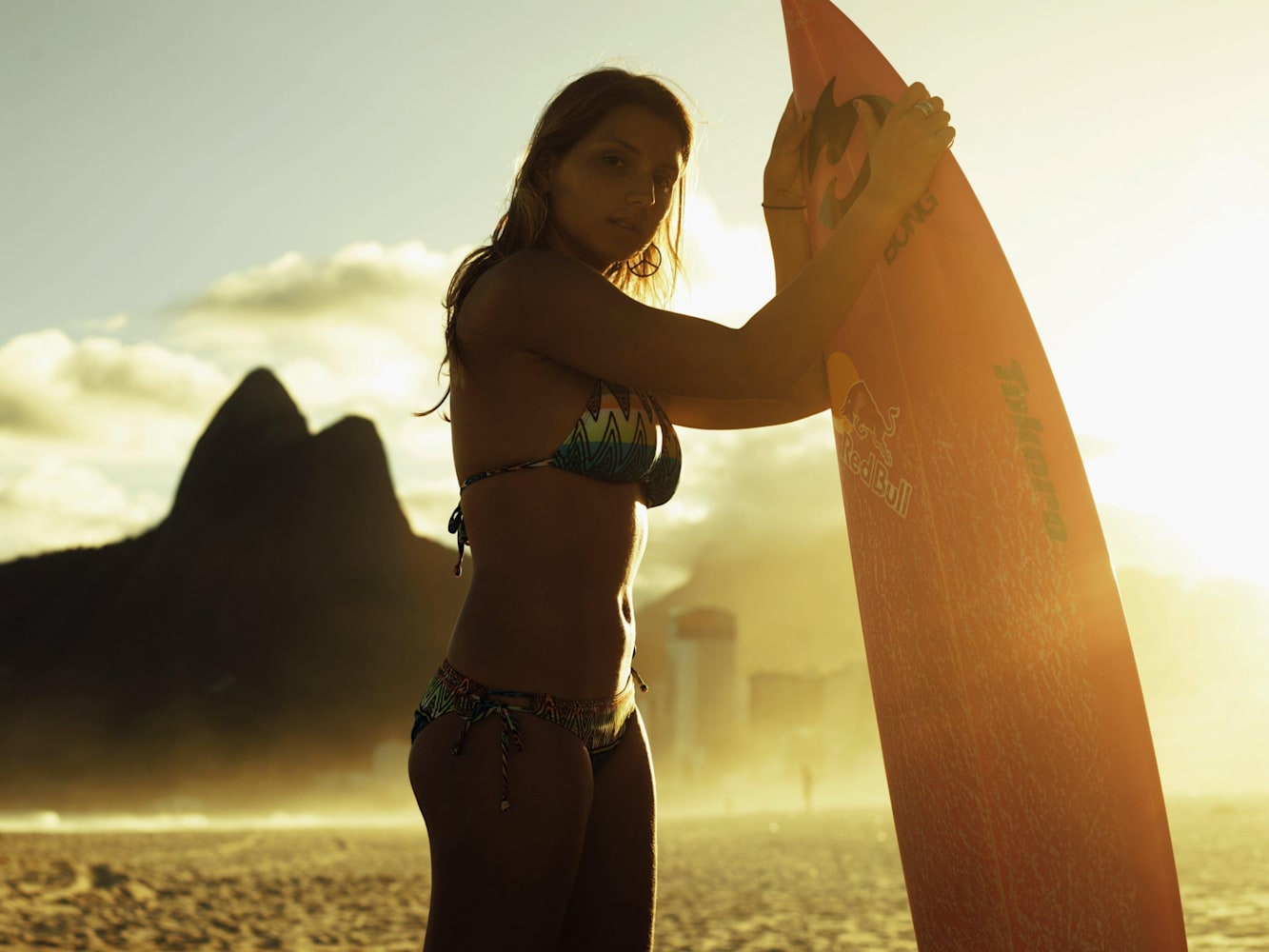 15 Chicas Surferas A Las Que Seguir En Instagram Ver más ideas sobre chicas surferas, surfera, surf. 15 chicas surferas a las que seguir en