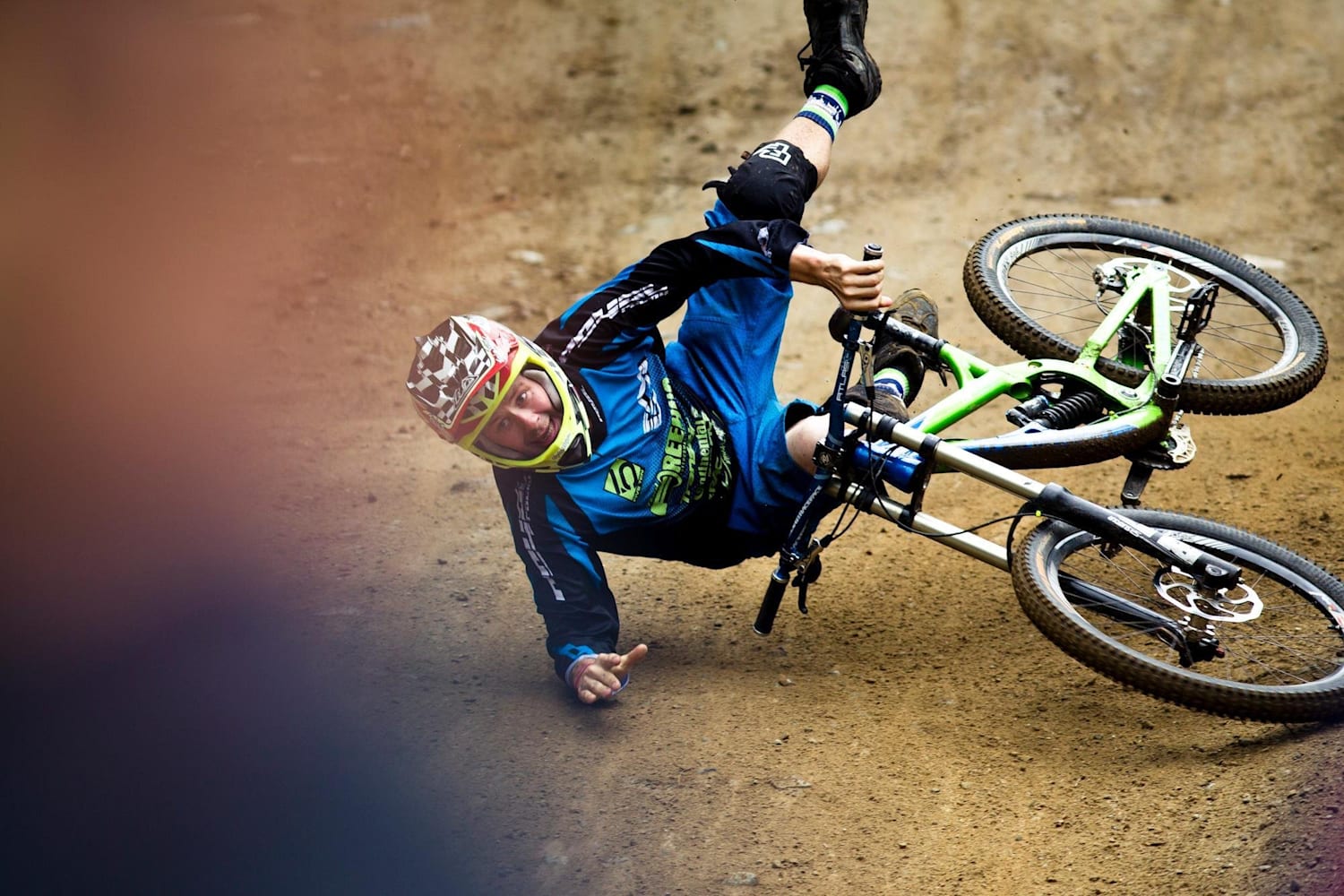 Wrist pain mountain biking top