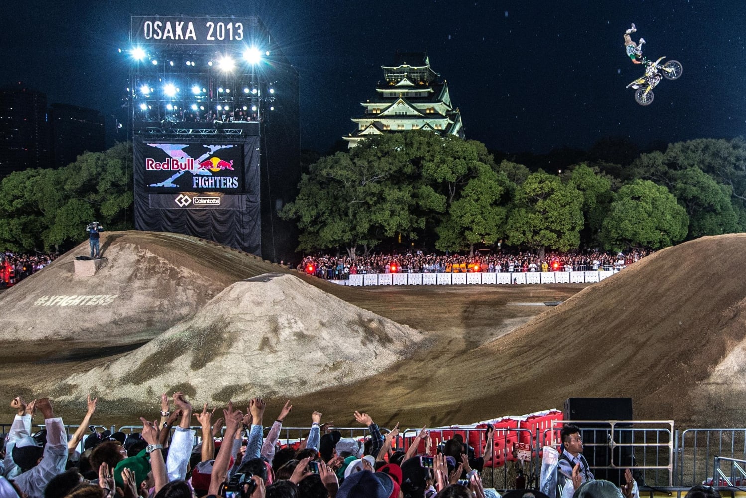 大阪城で熱い戦いが再び Red Bull X Fighters Osaka 14開催決定