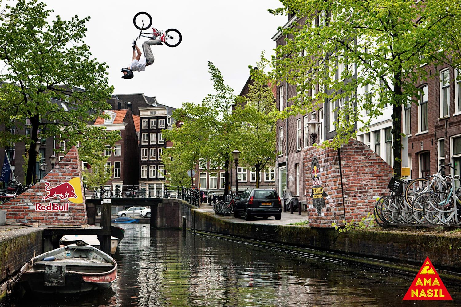 Bmx Action Backflip Preko Kanala