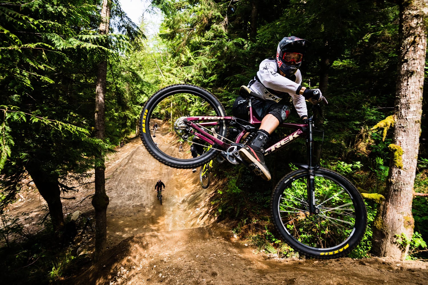 How to whip 8 tips to go sideways on a mountain bike