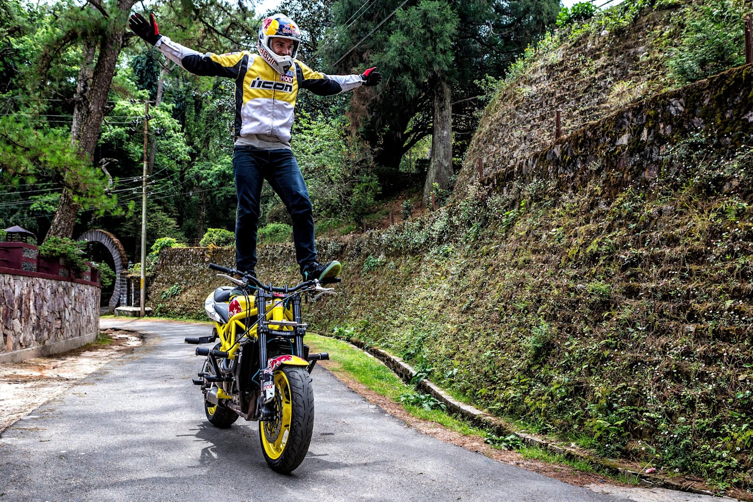 Stunt bike for 10 year old store