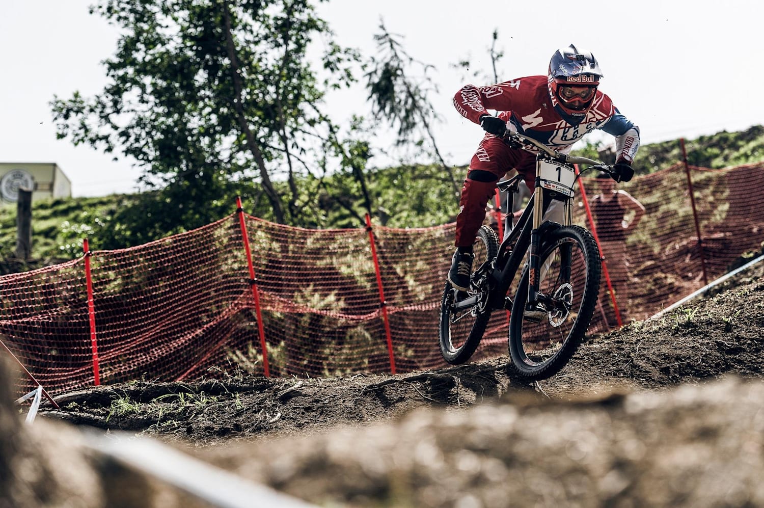 Watch Mountain Biker Win World Cup Race Without a Chain