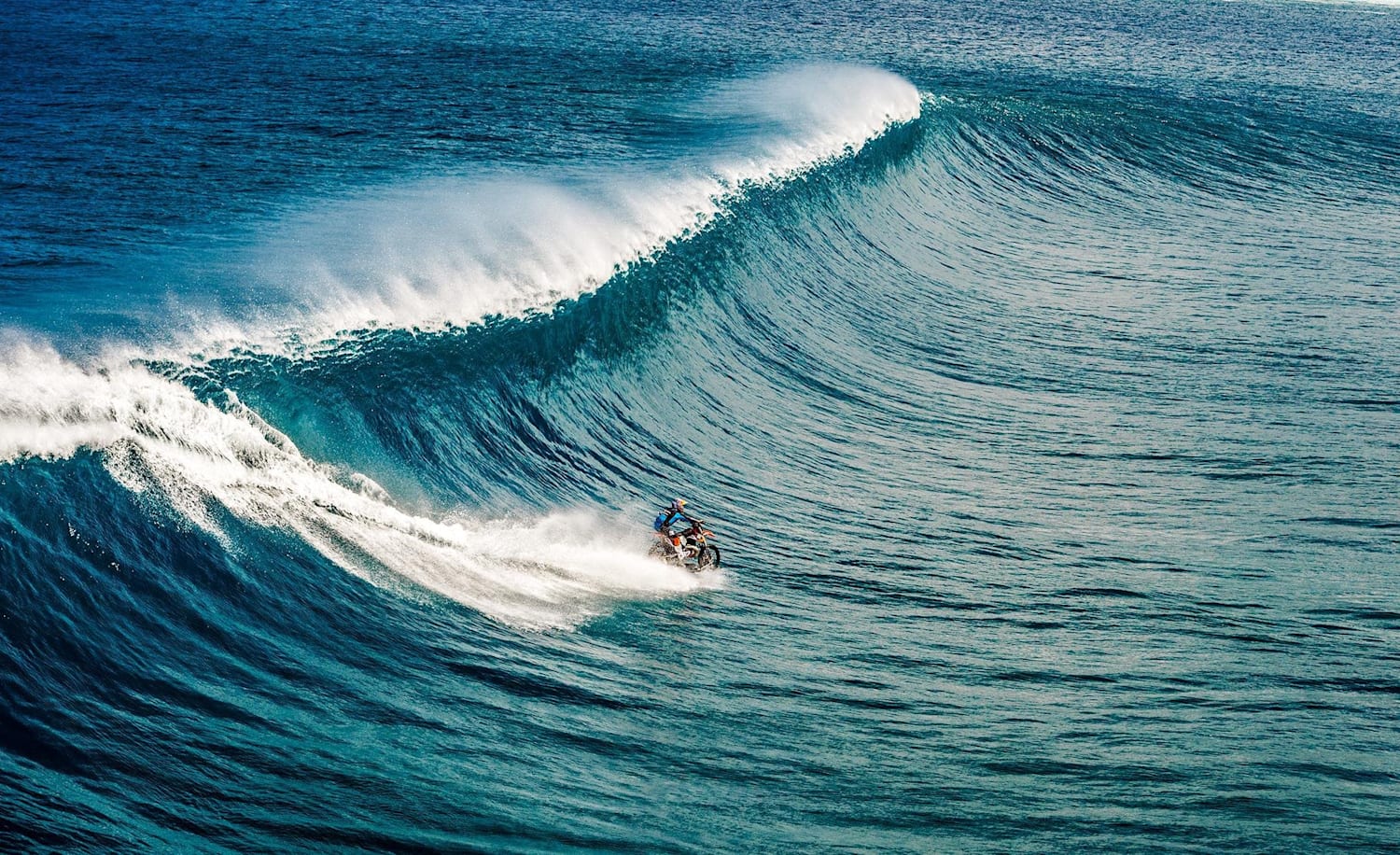 Robbie maddison deals wave
