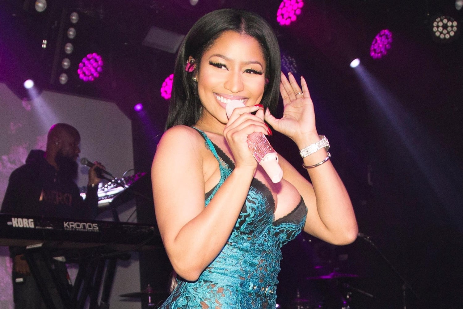 Nicki minaj singing new arrivals