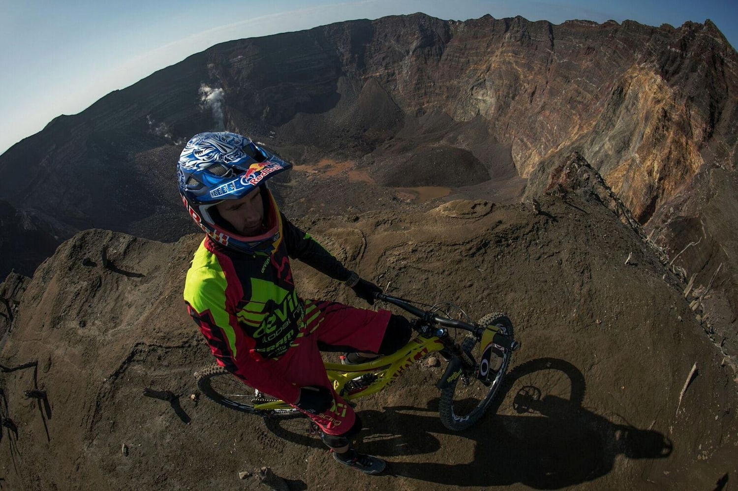 Ring Of Fire, Stevie Smith fährt auf einem Japan