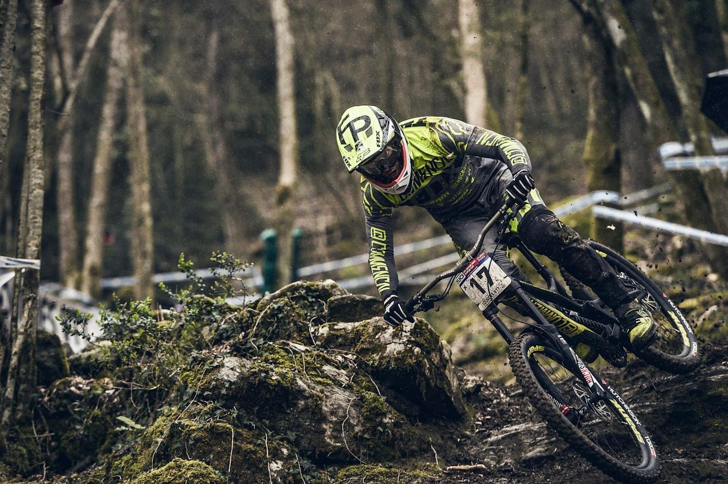 Descenso downhill store