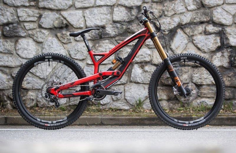 Bicicleta downhill precio store