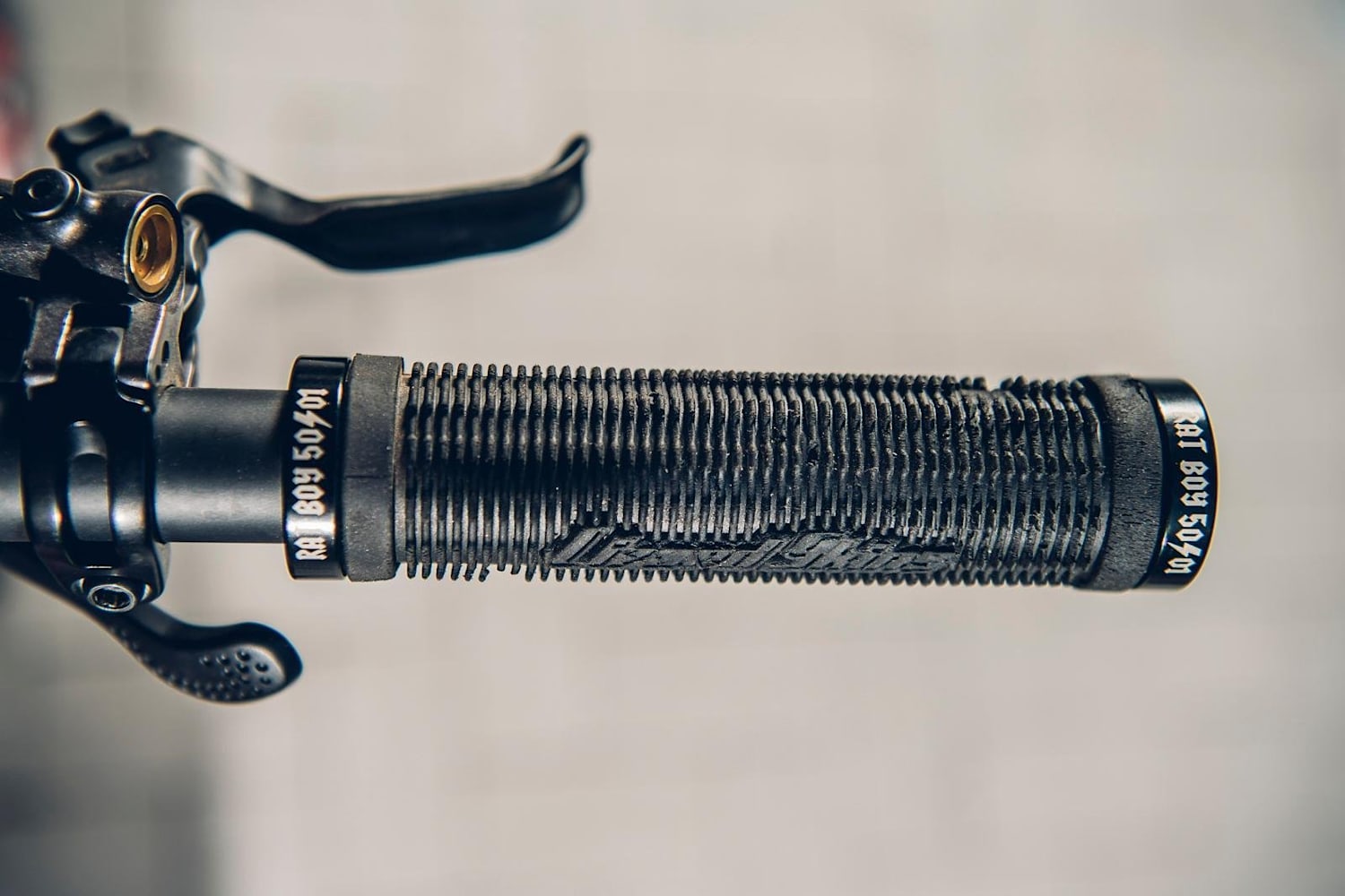 wide mtb grips