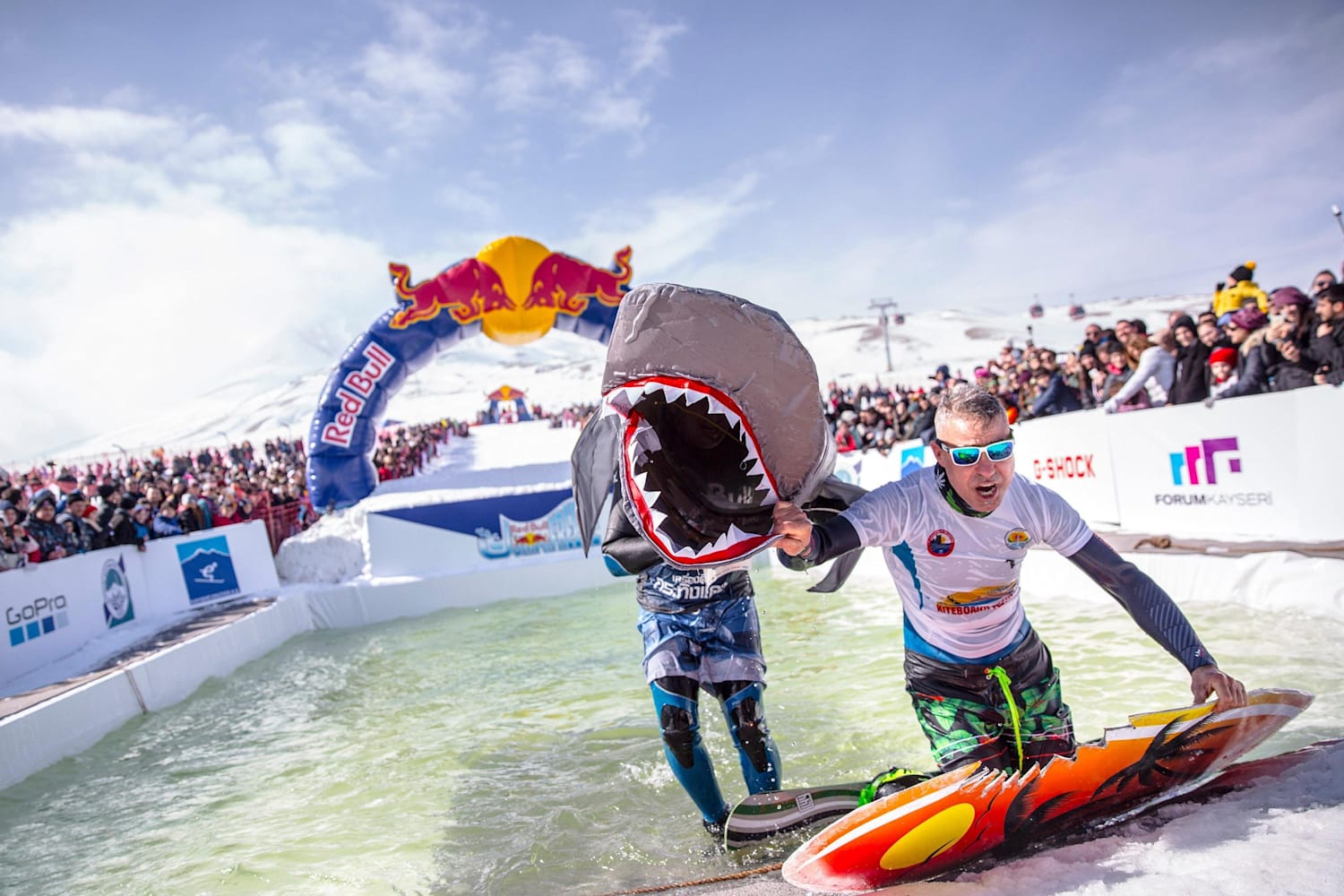 red bull kar havuzu film formatinda geri dondu