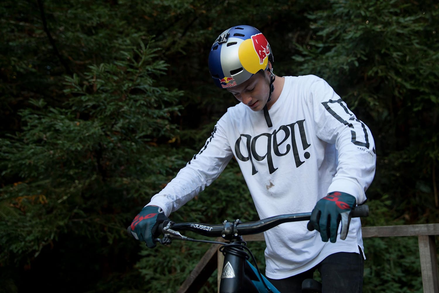 Matt jones red cheap bull rampage