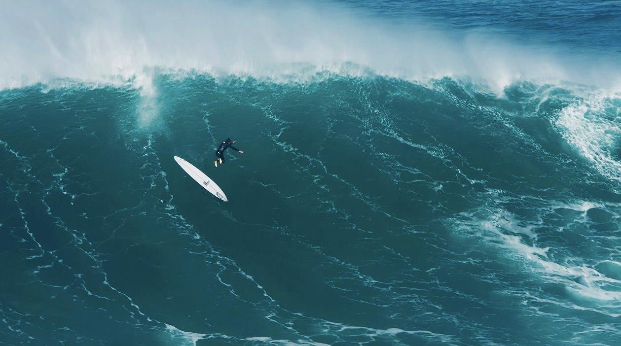 Lances Left  Surfing Nahua