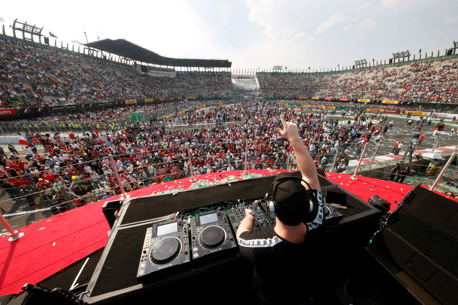 DJ Hardwell plays at the Mexican Grand Prix in 2017